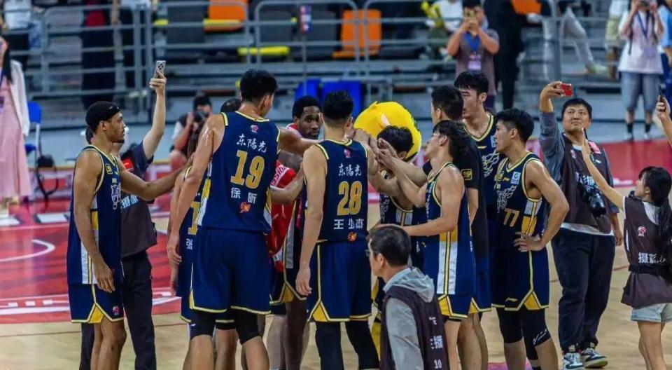 即将到来！广东新援已经上飞机新赛季冲冠得靠他