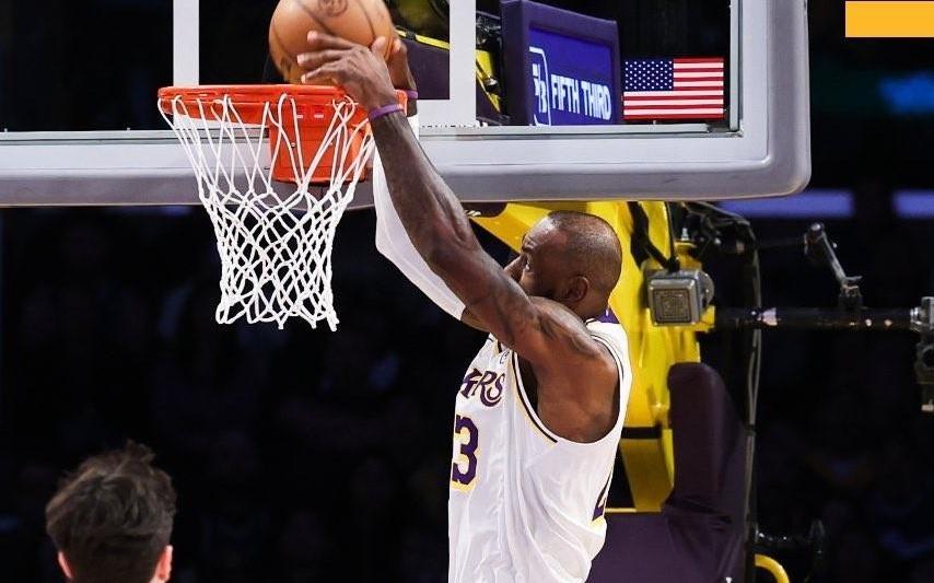 还有2天41岁,詹姆斯13中11高效砍下24分3板5助2断,正负值+20