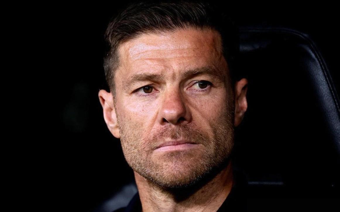 记者：对阵塞尔塔前阿隆索给全队放假