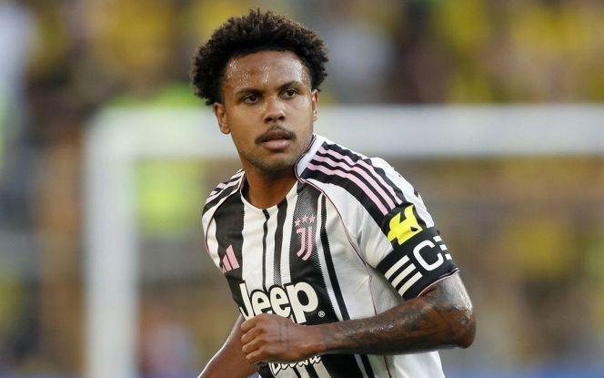 斯基拉：尤文未谈妥麦肯尼续约，两家意