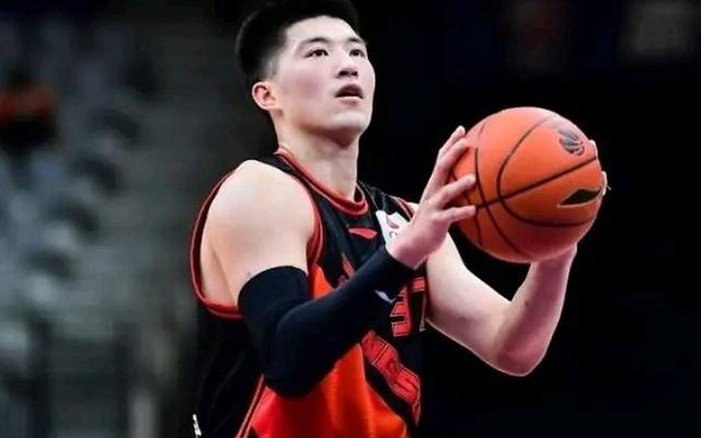 回辽宁就打不上球！失意神射第3次离
