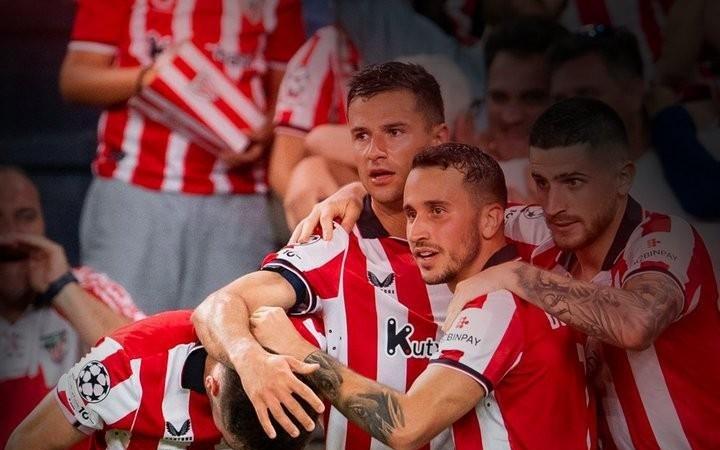 继埃因霍温后，毕包是本赛季欧冠第二队单场三次禁区外破门