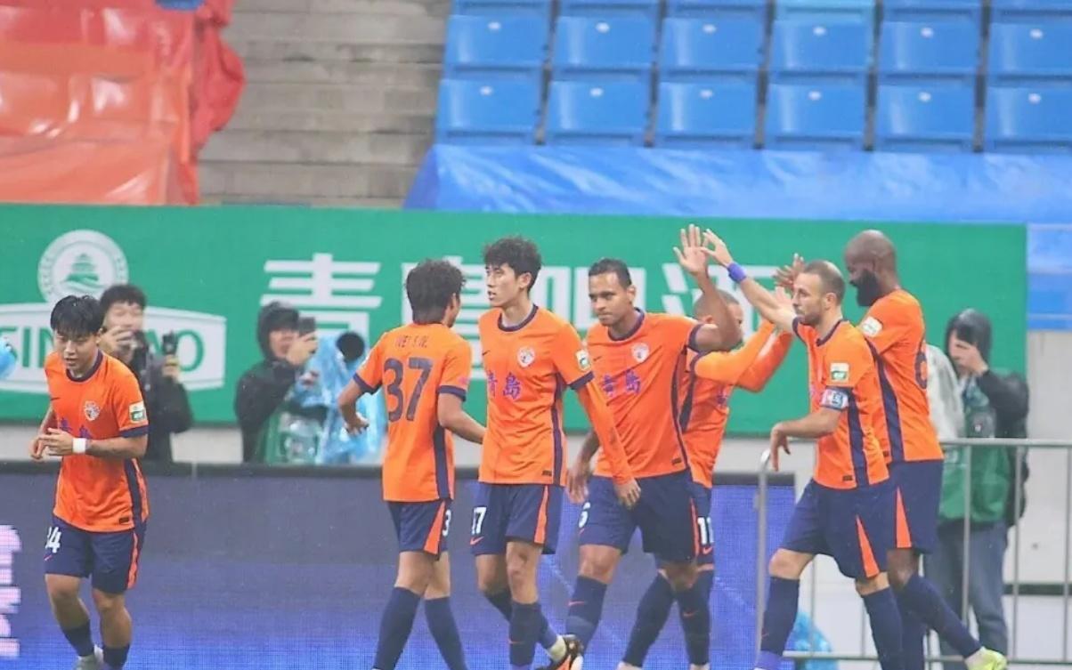 媒体人：今年中超争冠和保级都要搏命，亚冠是争冠球队的考验