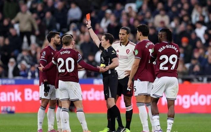 卫报：帕奎塔因染红被网暴，西汉姆联计