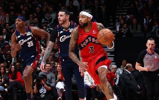 英格拉姆37+7巴恩斯18+11猛龙三杀