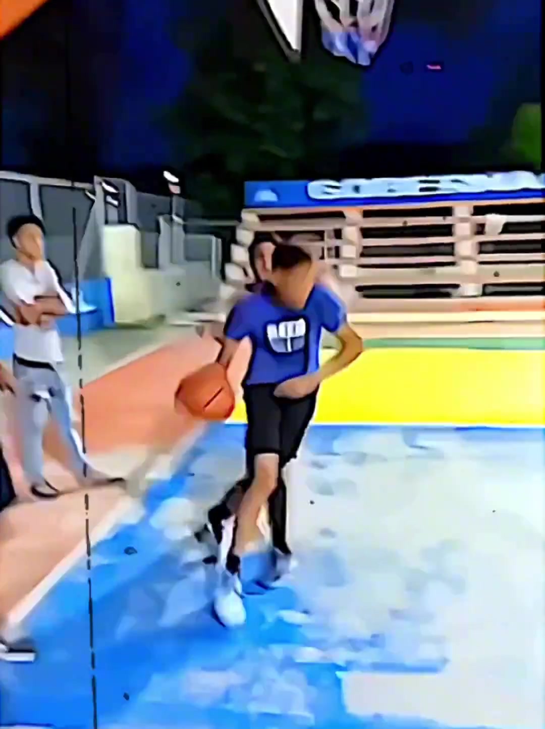 这连续的补篮让我想起了一位知名球员...