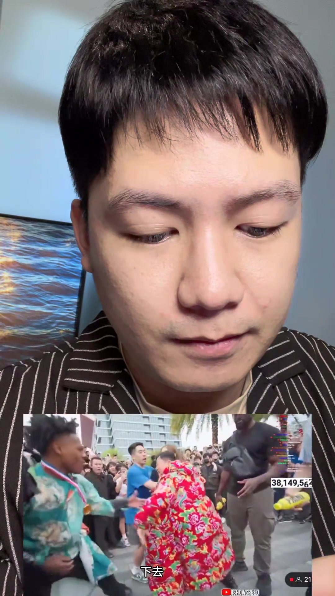节目效果还是！卤鹅哥现场抱住甲亢哥的女翻译不放手