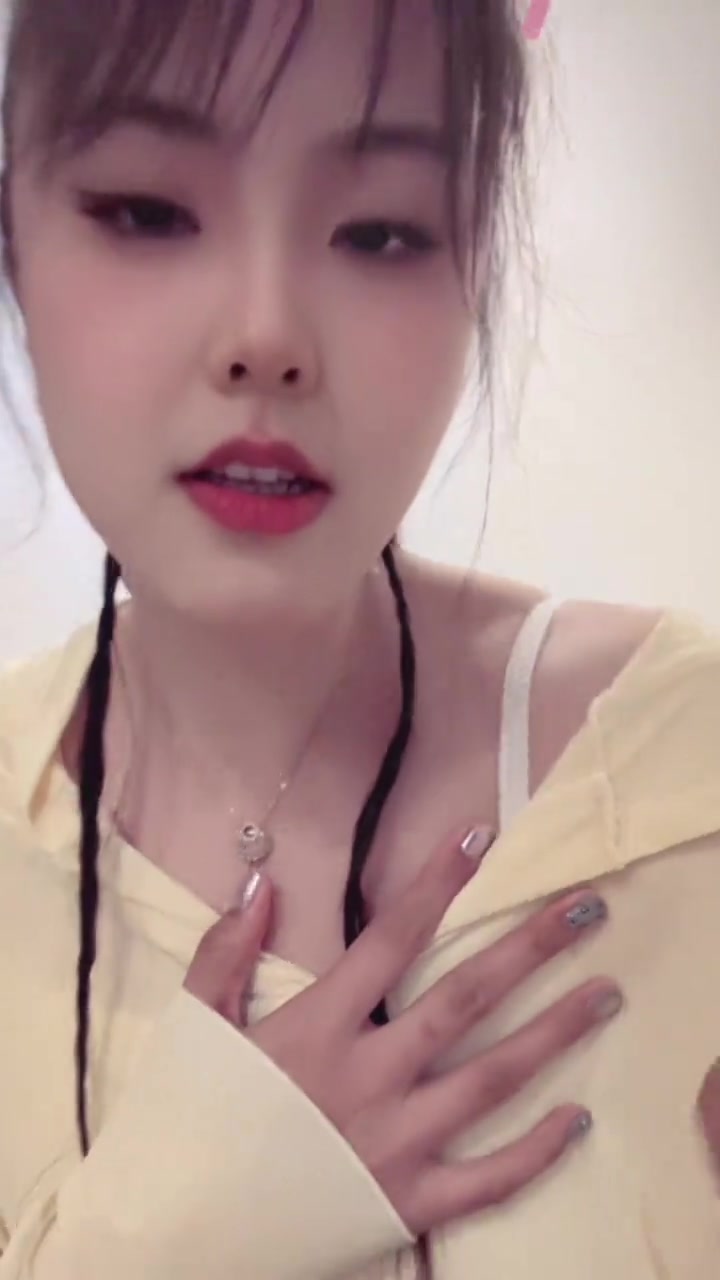 可可爱爱！李月汝手势舞：希望你快乐，无论和谁，无论在哪