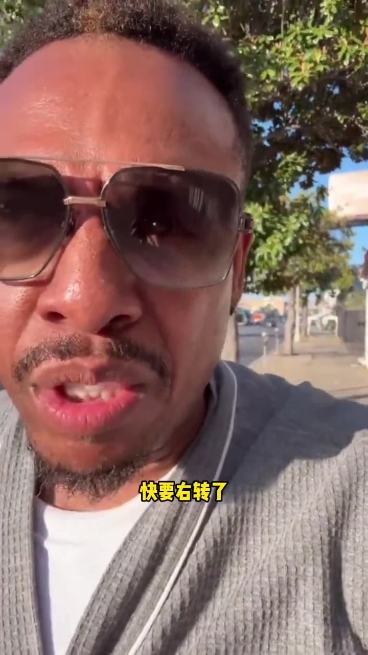 兑现G2承诺！皮尔斯穿睡衣步行30公里上班：绿军害我如此境地