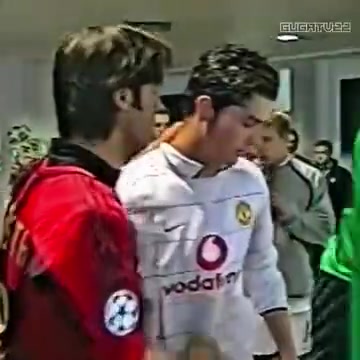 仙之人兮列如麻！0405赛季的米兰对阵曼联！这些人是你的青春吗