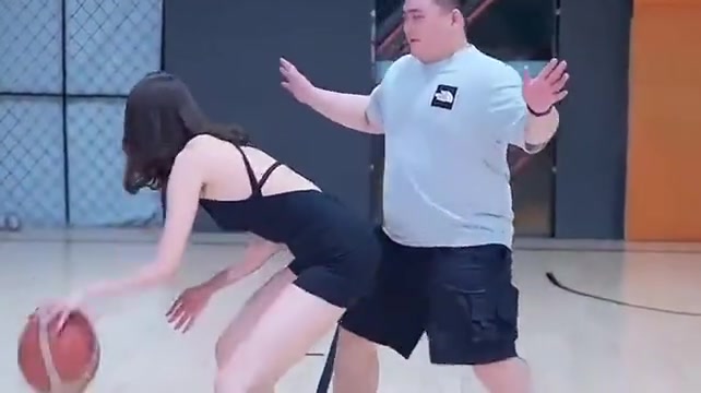 在线等急！大哥不知道怎么防美女背打