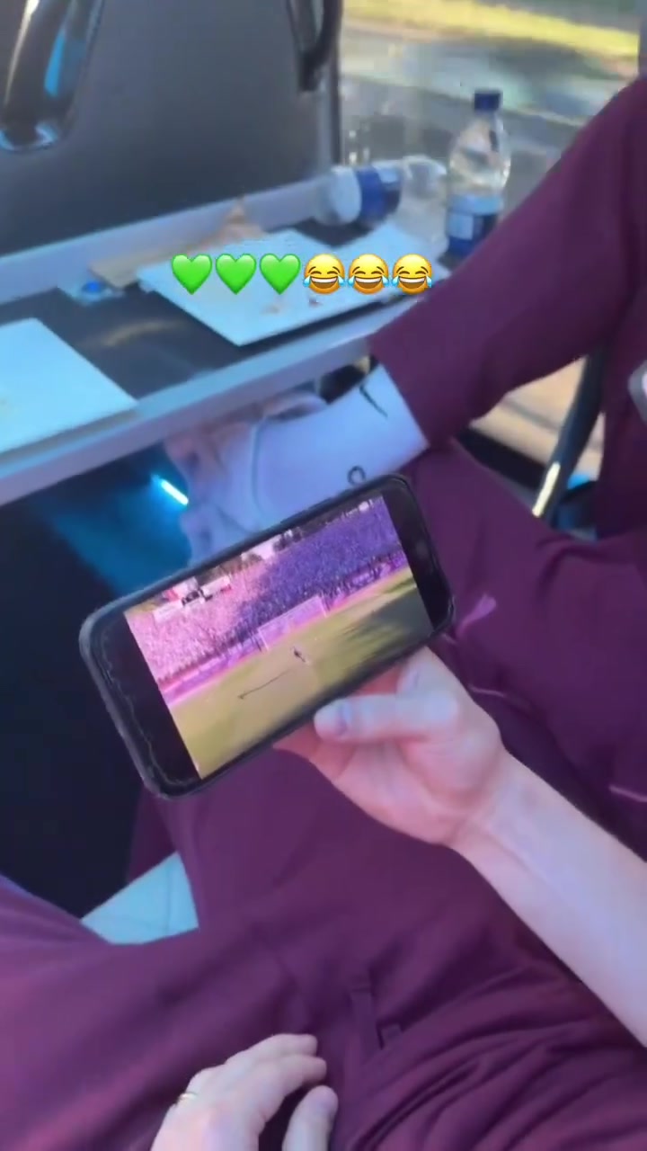 B席：起开！葡体系努内斯和本菲卡系的B席鲁本一起看葡体vs本菲卡