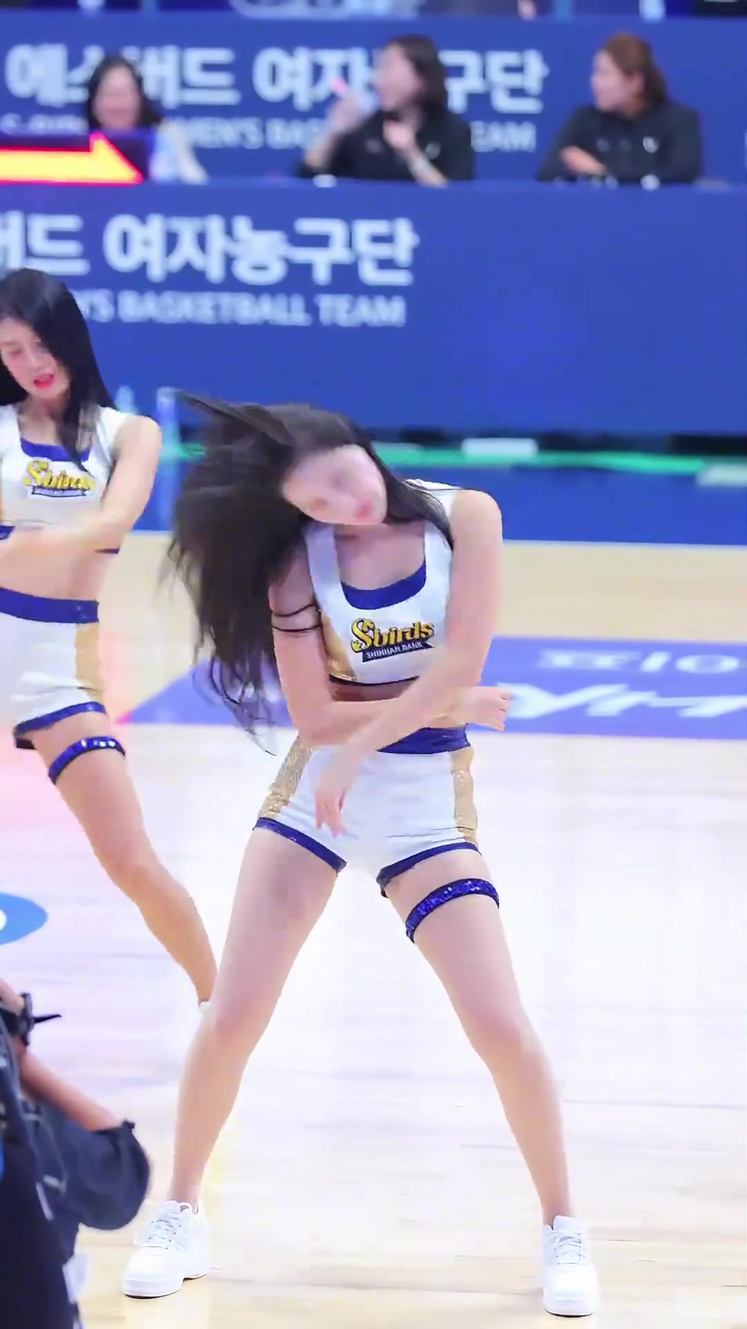 太离谱了！几乎是完美女人！