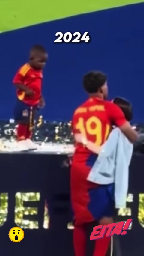 亚马尔前女友当时被拍到坐在男性腿上，而今亚马尔转投大姐姐