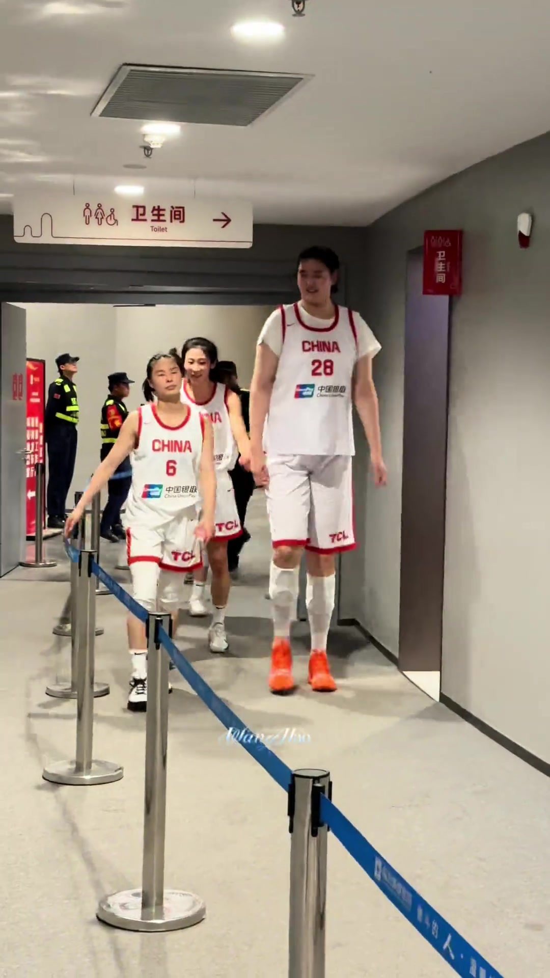 双语组合谁磕！最萌身高差！