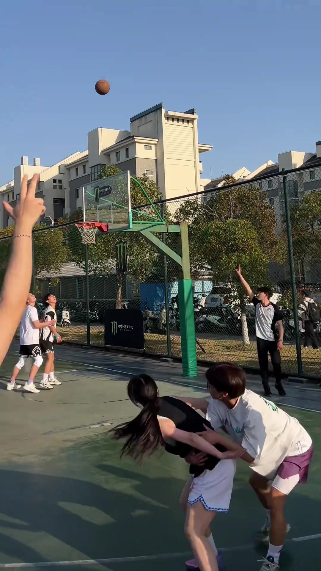 这是盖帽吗，分明是吃豆腐，我都不想拆穿他！！