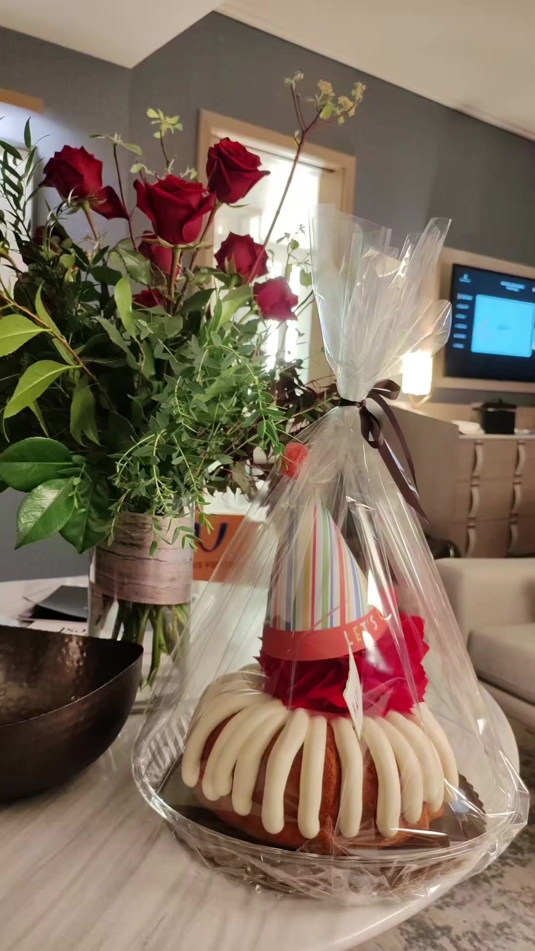 杨瀚森妈妈：一进酒店入住，开拓者就给瀚森送来生日蛋糕