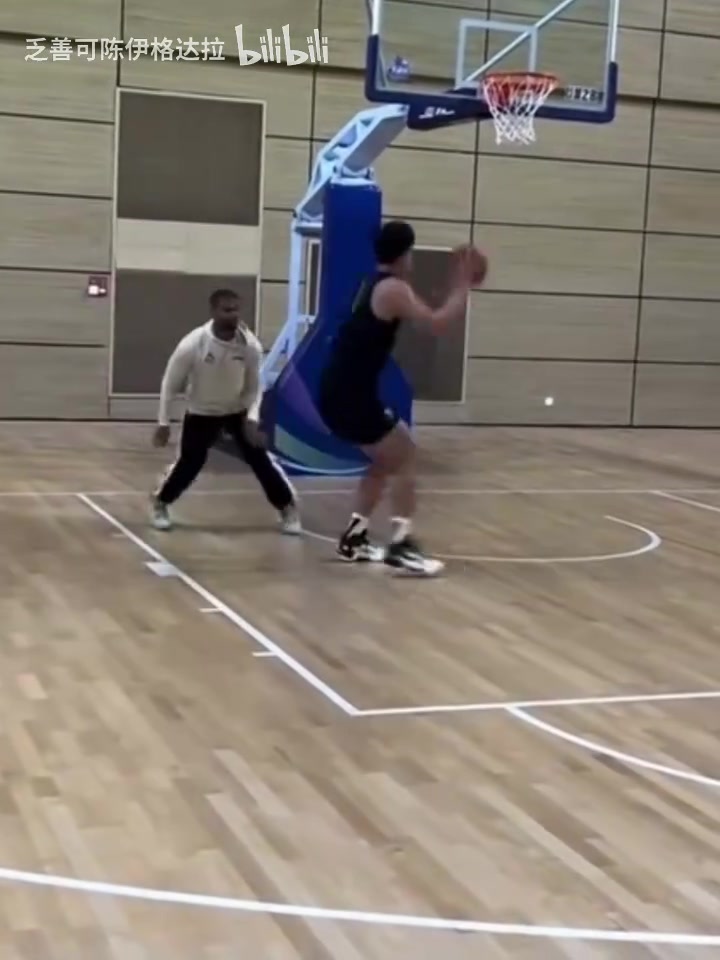 看不够啊！杨瀚森的低位脚步以后会成为大杀招吗