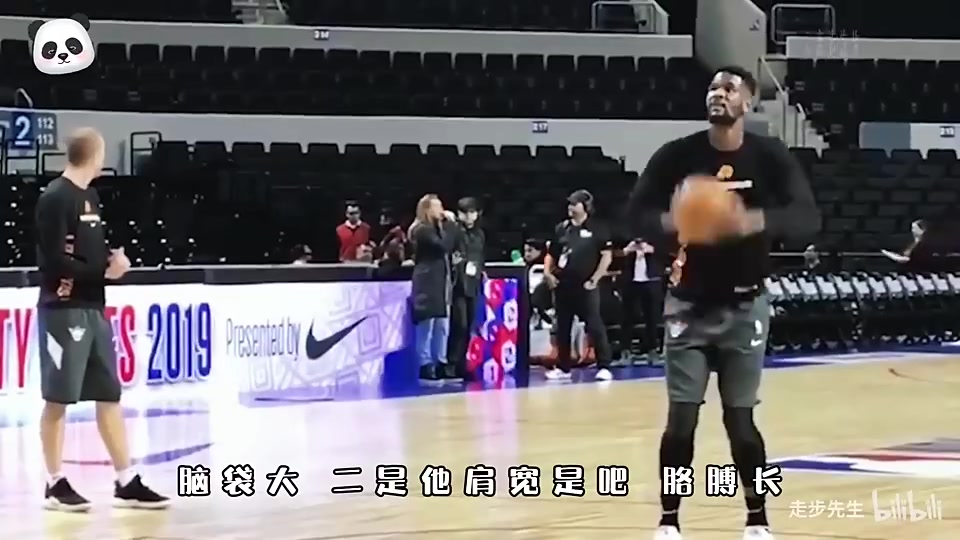 杨毅此前表示：姚明如果和艾顿打1v1，姚明能打死他！
