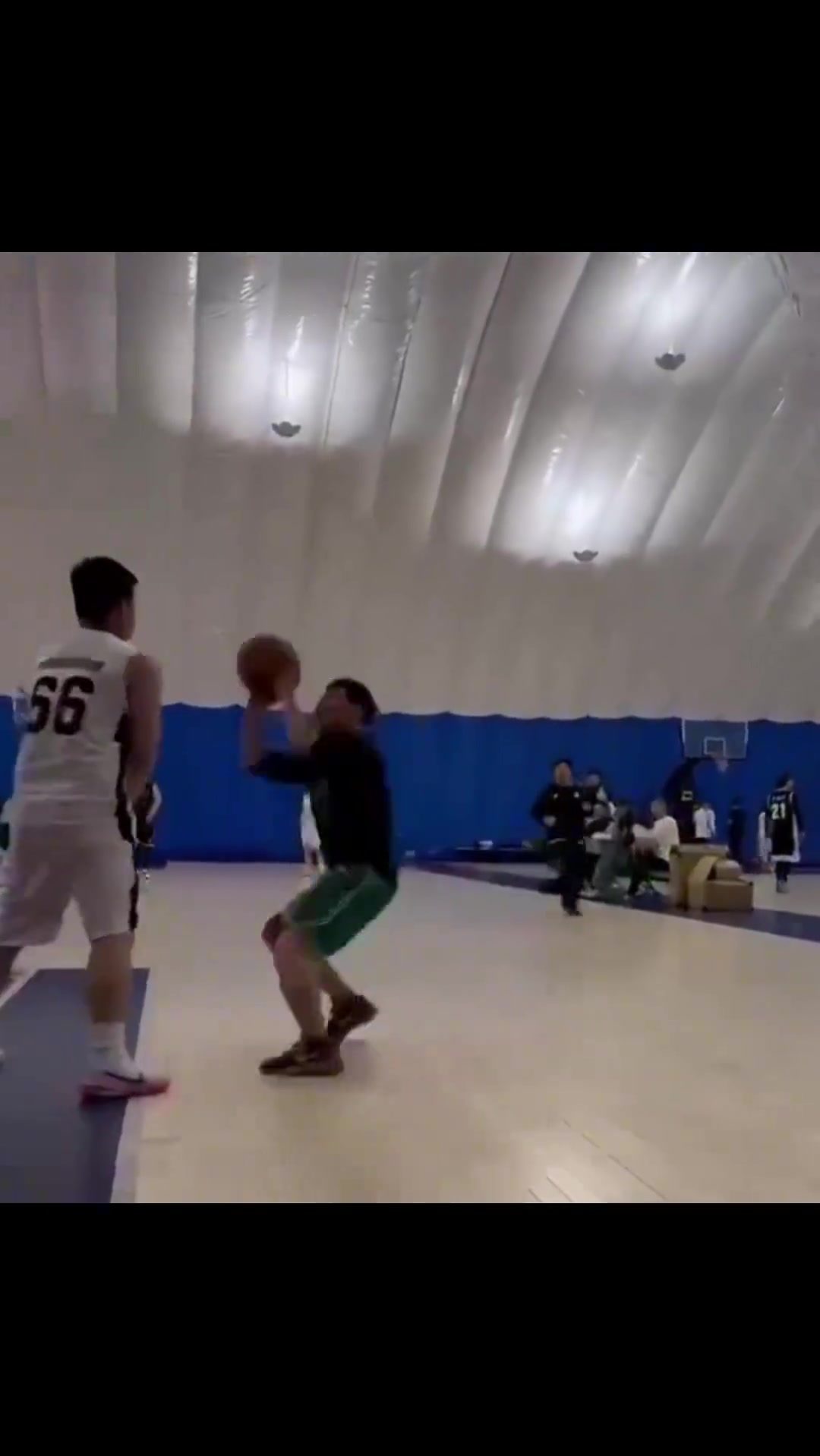 暴力篮球怎么刑盘点篮球场典型恶性犯规的法律责任