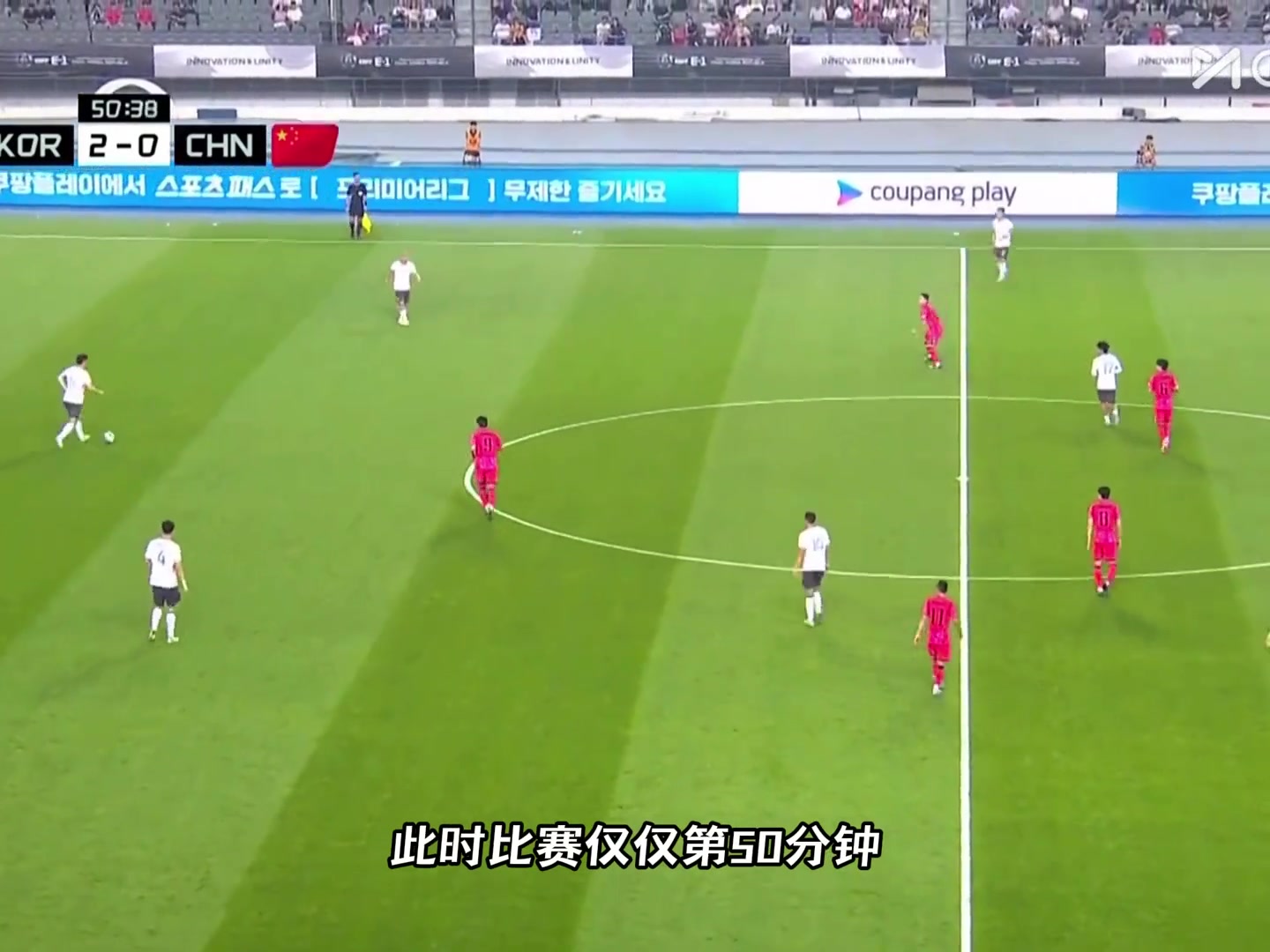黄政宇的这个手势，有多无奈听各路解说如何点评国足！