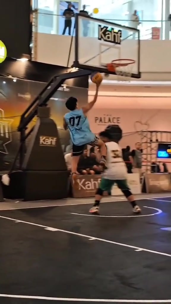 这个动作就在NBA也很少见诶！