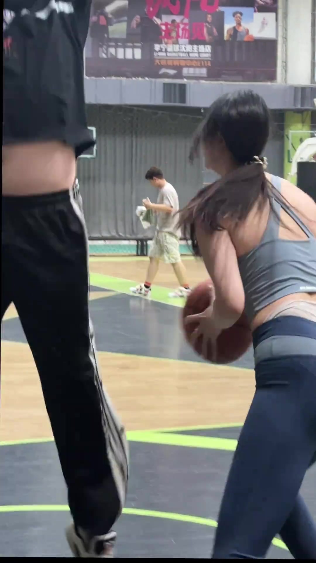 这球打得都不想回家了