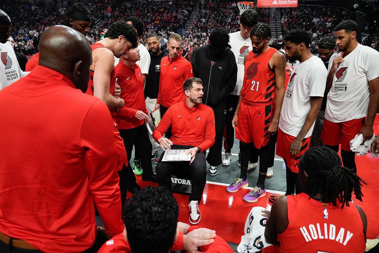 杨瀚森短暂上场未有数据，名嘴韩乔生直言不满