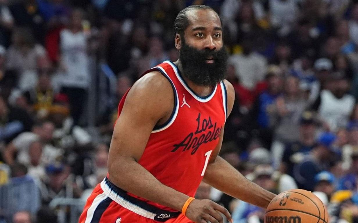 下半场26分+中投压哨绝杀！小卡轰34+5+5+6断王者归来为哈登减压