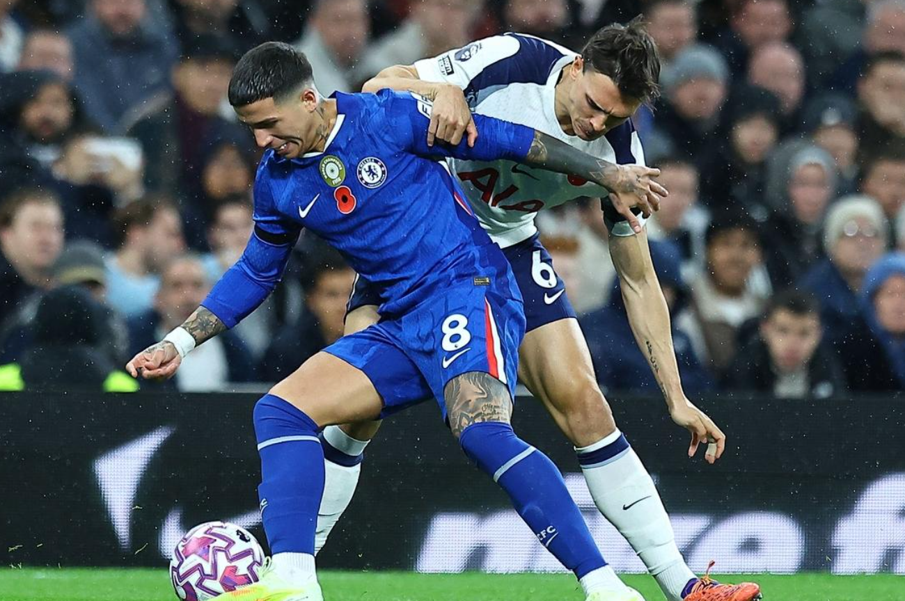 切尔西掀翻劲敌：7场6胜，联赛积分超越曼城，追平曼联