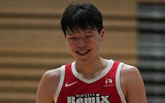 杨瀚森10投5中斩获14+6撕裂之城混音不敌国王