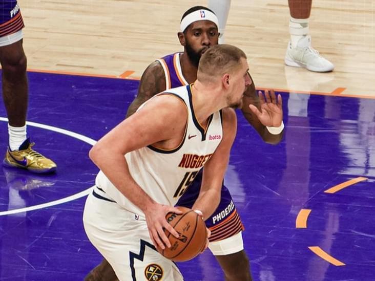 大胜！约基奇26+10替补爆发，布克24分15罚，火箭弃将27+3难救主