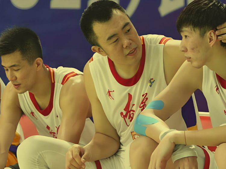 郭艾伦乐不思蜀张镇麟休假回沈阳,他俩代表辽篮参加全运会多好