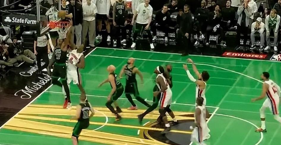 13连胜终结！东部第一遭3分绝杀，42分空砍！无缘最长连胜纪录