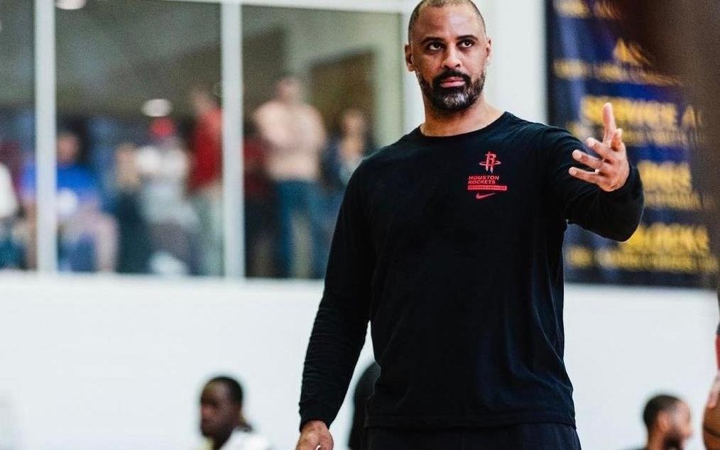 火箭队2连胜，乌度卡暗示：杜兰特或许缺阵更久暂无复出时间表