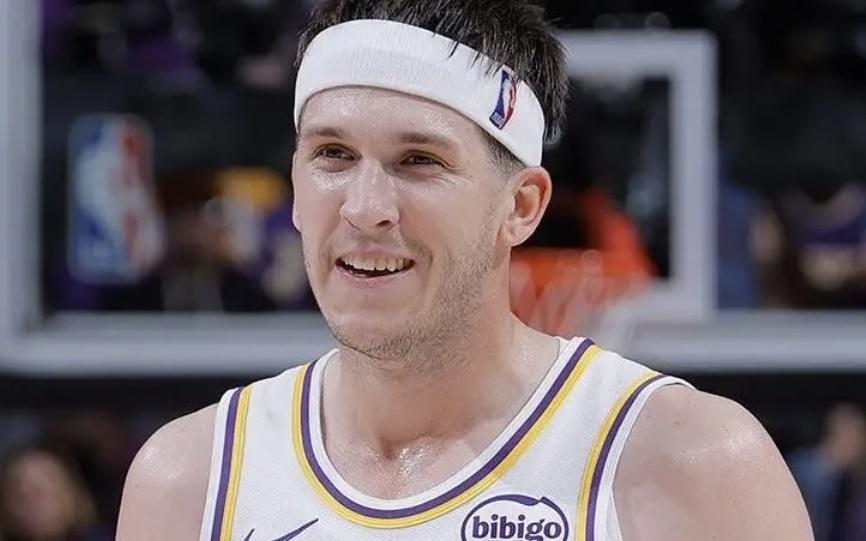 狂轰80+23+24！湖人新三巨头越强詹皇越尴尬，夺冠阵容没他位置了