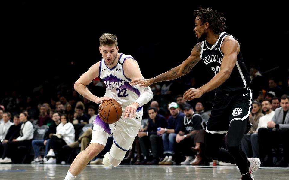 爵士末节轰4220逆转篮网：马卡30+8中国归化李凯尔8分赛季第2高