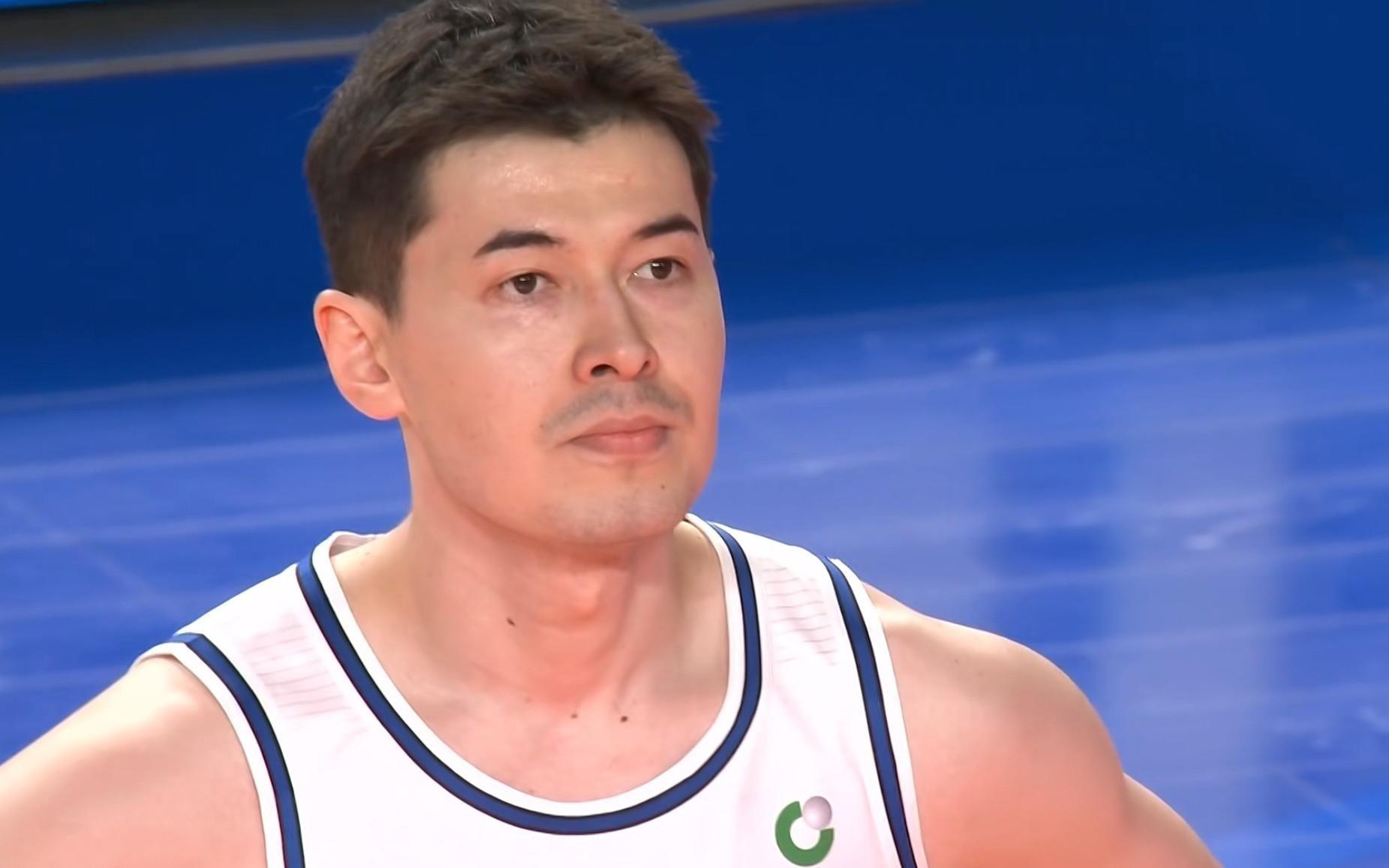 新外援首秀17+4新疆男篮两连败，沙拉木空砍两双刘炜没防守体系