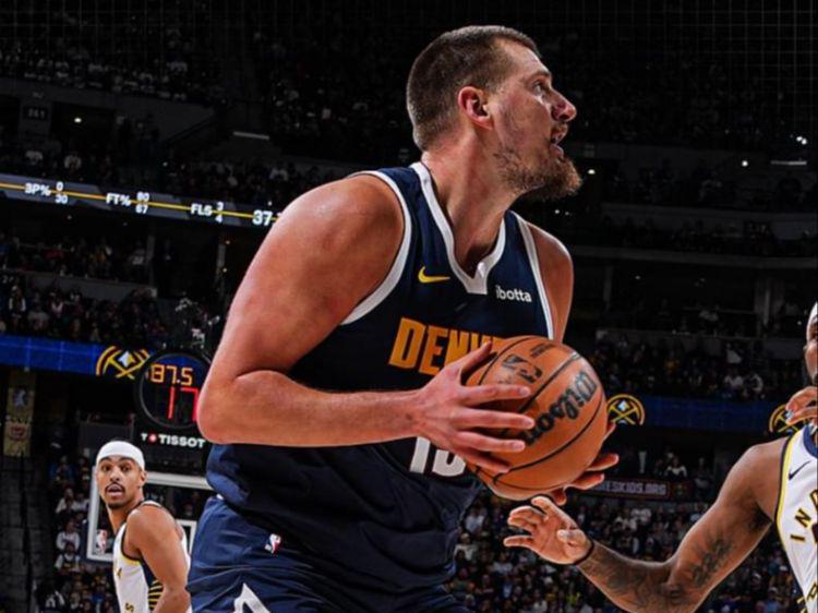 掘金大胜！约基奇32分三双+一级恶犯，西卡14+6，一人不值大合同