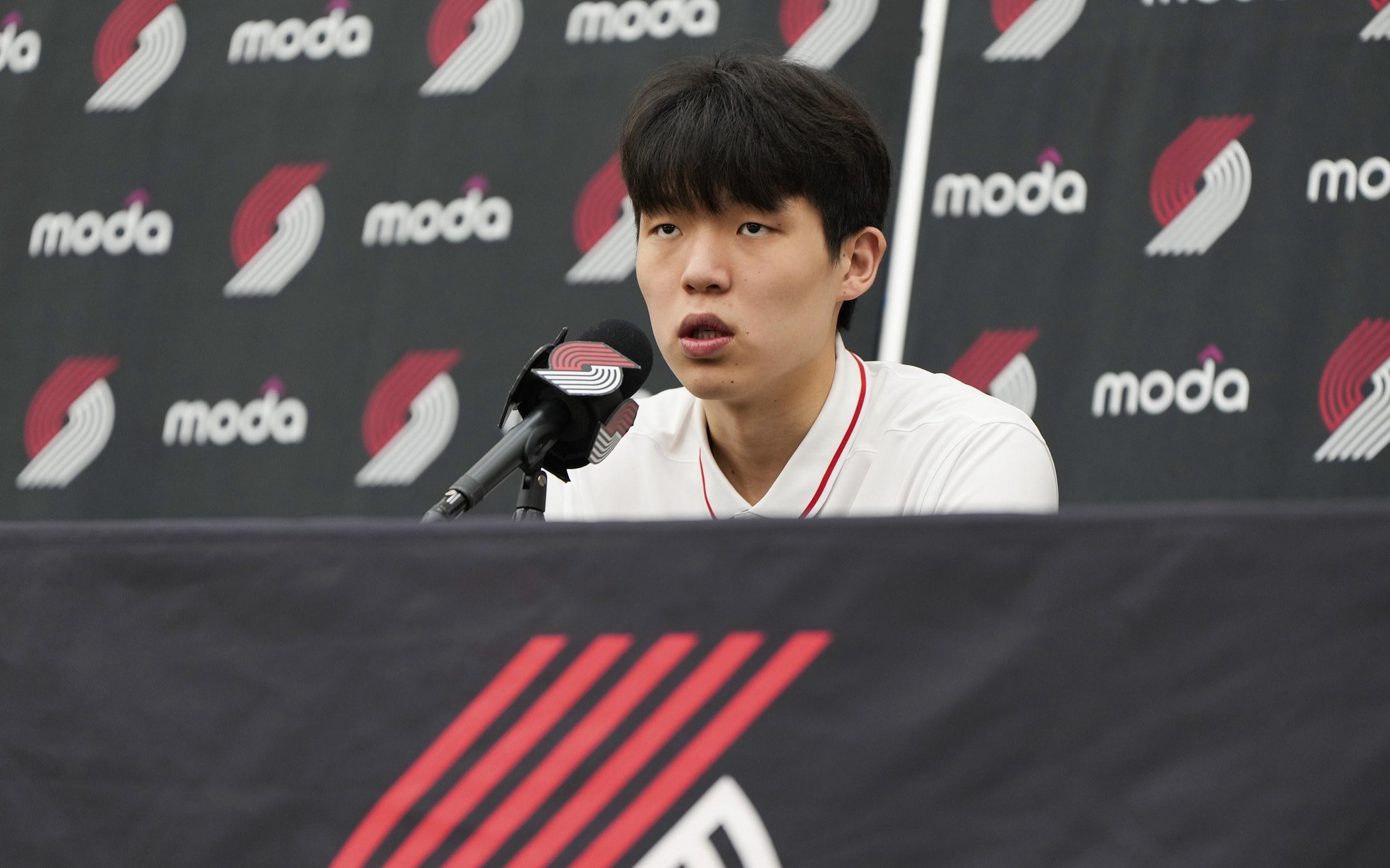 杨瀚森：利拉德攻防细节对我倾囊以授，打替补也要时刻准备着