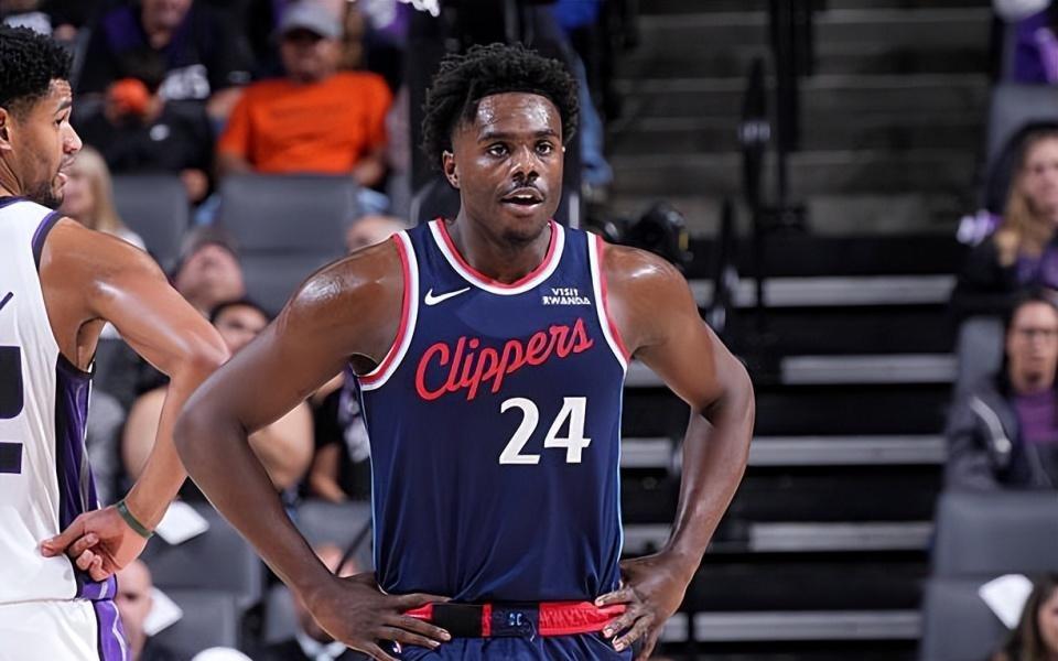 如果快船愿意给锋线新星多些表现机会，说不定他已经站稳脚跟了