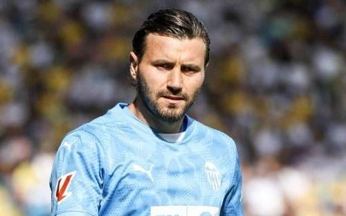 瓦伦二门惹争议主力门将因为合同规定才当首发