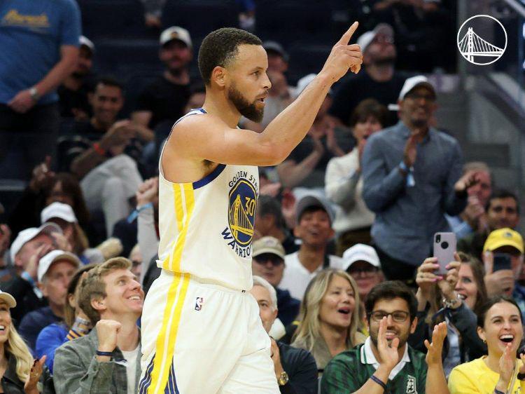 库里42+7，戈登50+8+10记3分创NBA历史第1神迹，勇士14分逆转掘金