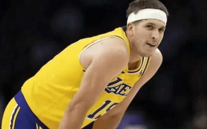 湖人没里弗斯真不行！可解压东契奇持球压力，也能衔接段力保优势