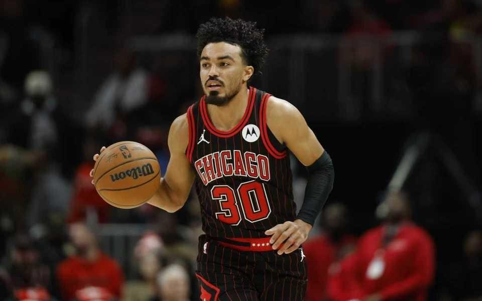 吉迪19+11+15公牛罚球准绝杀老鹰杰伦24+9+10特雷杨22+15