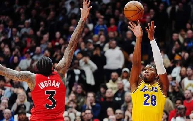 排队道歉！最后3秒送出绝杀助攻，谁注意詹姆斯的庆祝动作