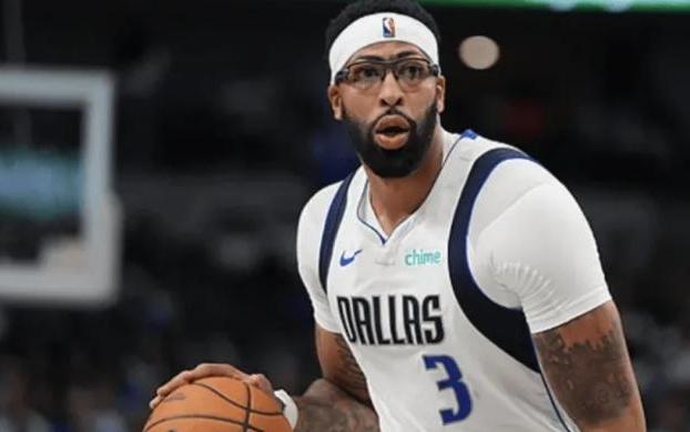 垃圾时间刷到2分避免挂零！浓眉哥打出最耻辱一战