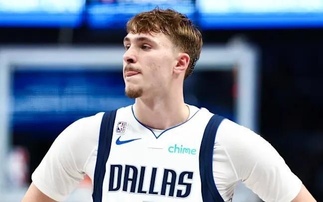 手感不佳，弗拉格14中3得16分8板3助1断，罚球8中8&正负值12