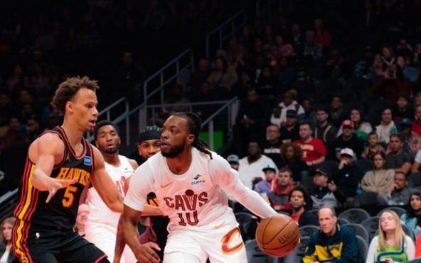 鹰王29+12+12完爆同届探花郎，米神42分难救主，老鹰复仇骑士