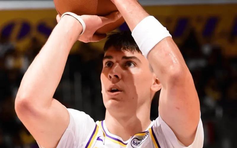 拉拉维亚真猛！三连胜场均21分，攻守兼备万金油，引2将地位暴跌